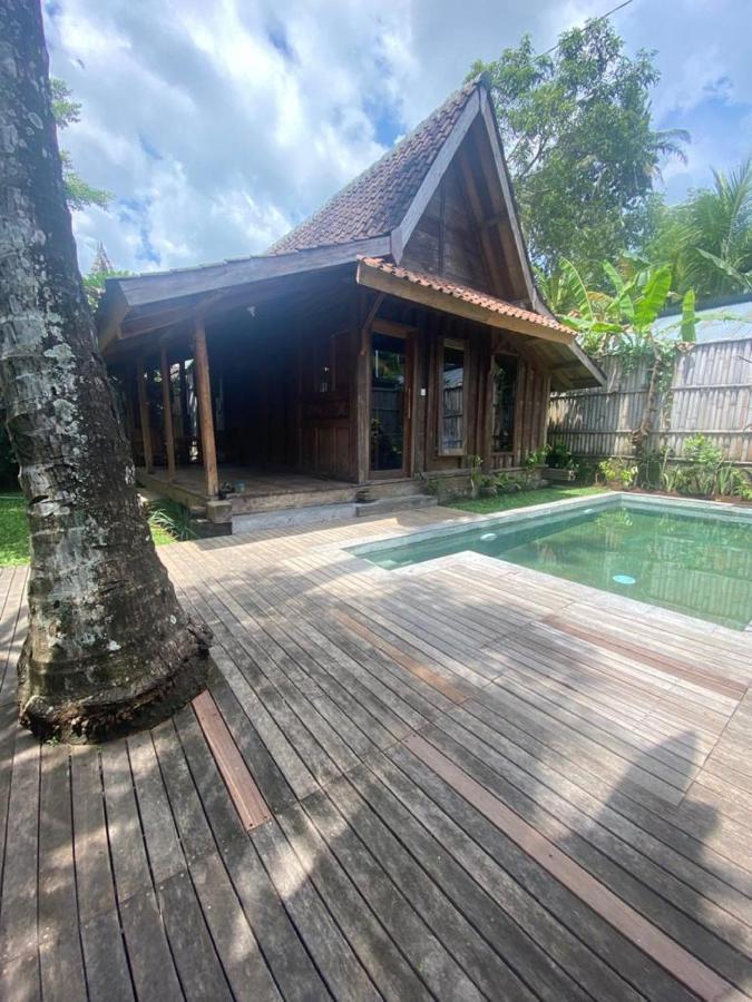 Sarini Villas Blahbatu Extérieur photo