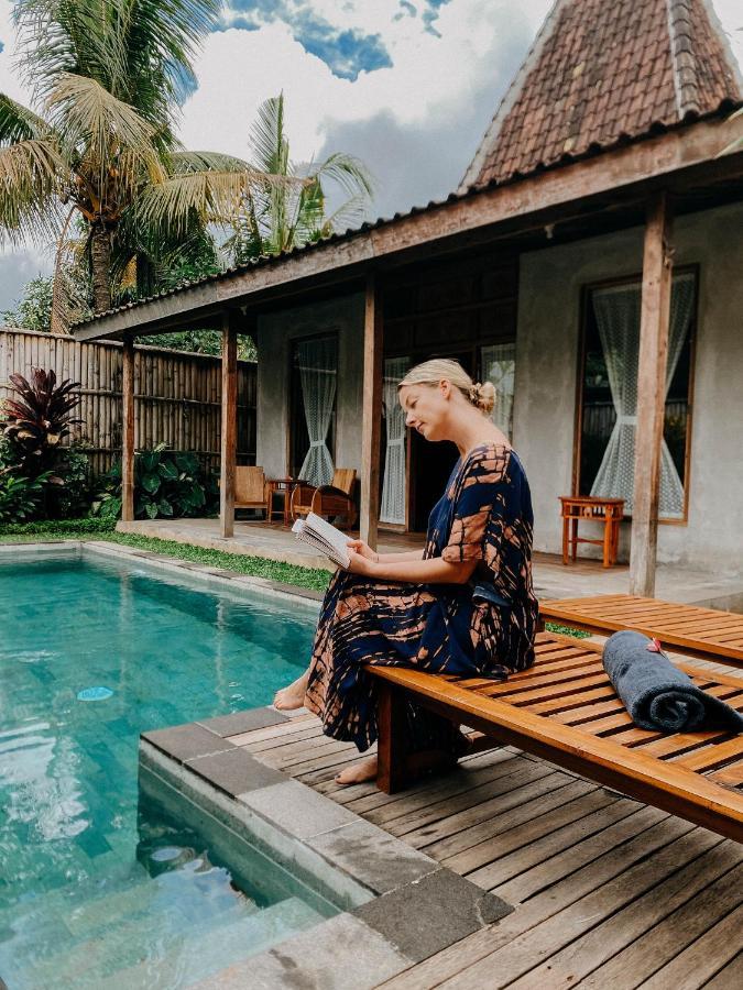 Sarini Villas Blahbatu Extérieur photo
